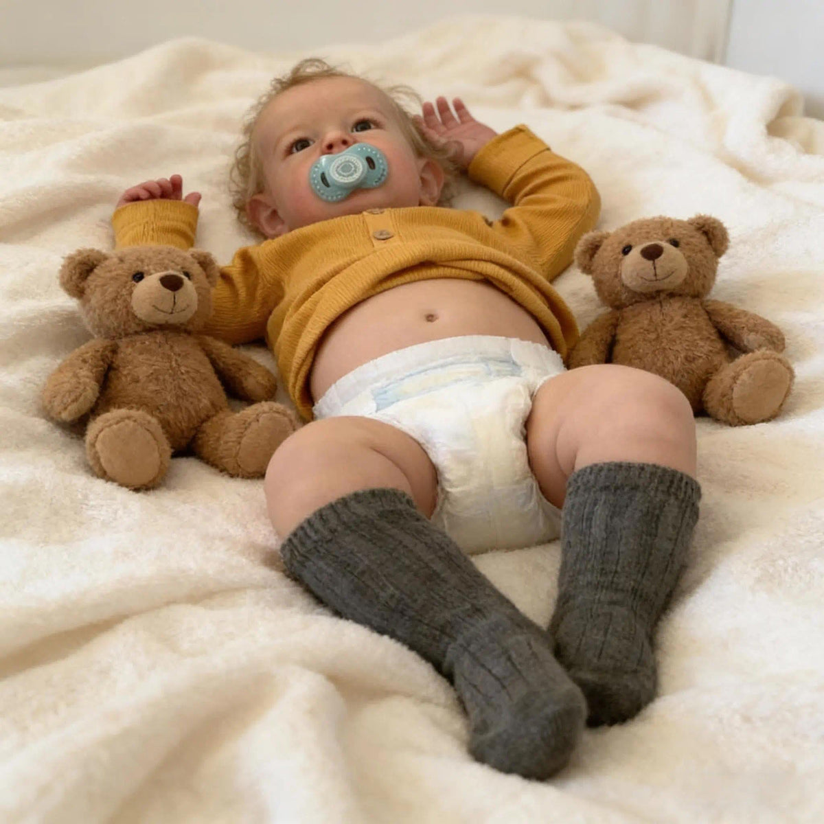 20 inch Vinyl Reborn Baby Doll with Hair Z204
